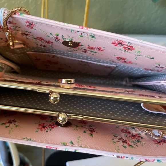 NWT Urban Expressions pink Floral Xbody - Picture 4 of 10